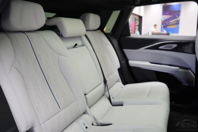 五六万买什么车最好，二手车五六万买什么车最好（蔚来EC7和凯迪拉克锐歌怎么选）