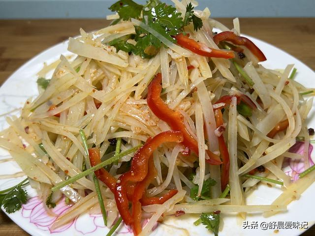 麻辣土豆丝的做法，麻辣土豆丝有哪些做法（土豆丝不要热炒了）