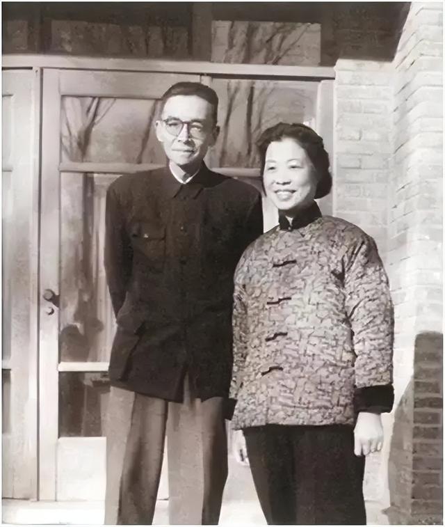 金岳霖先生，金岳霖先生阅读答案（和林徽因是什么关系）