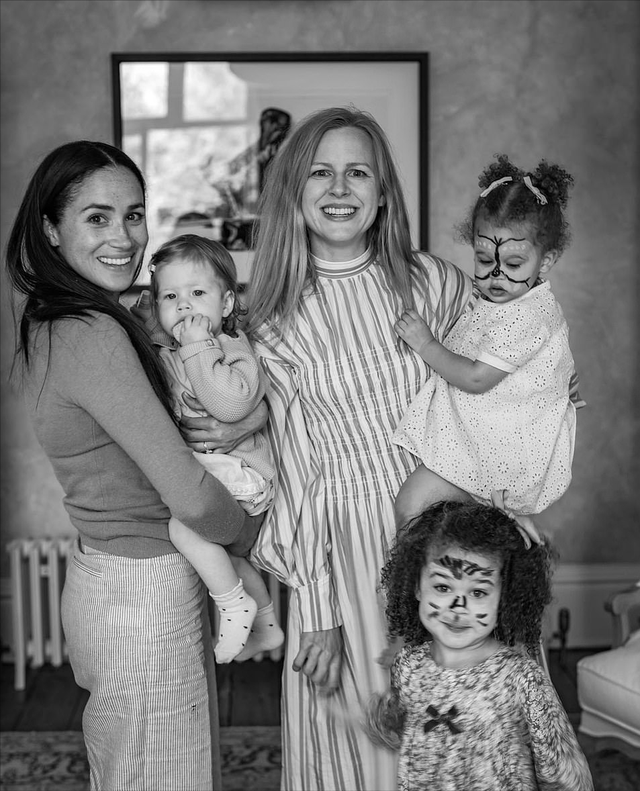 一岁小公主生日祝福语，小公主的生日祝福语有哪些（皮肤白皙长得像哈里）