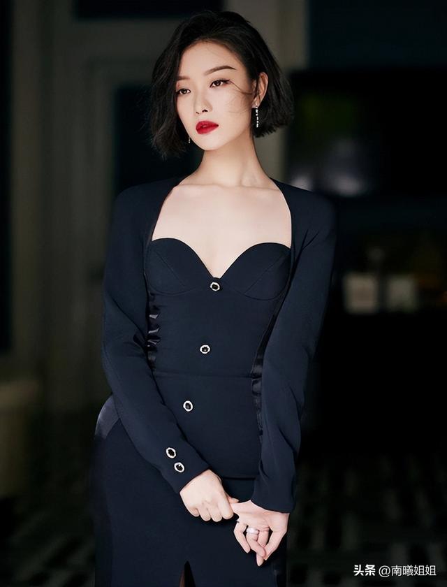 减龄中短卷发30款，建议4、50岁的女人
