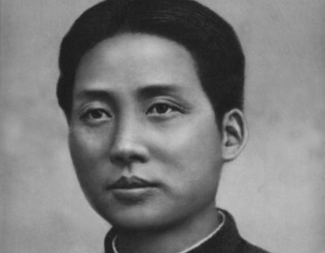 故宫建于哪个朝代，毛主席曾3次参观故宫城墙（故宫是哪个朝代建的）