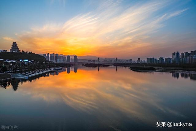 写给自己的霸气一段话，女人洒脱大气的句子（让人阳光的面对生活）