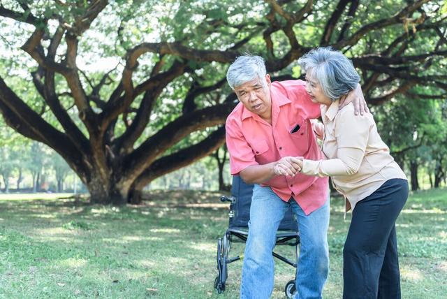 散步算不算运动，每天一万步膝盖早晚废（身体会回馈3个变化）