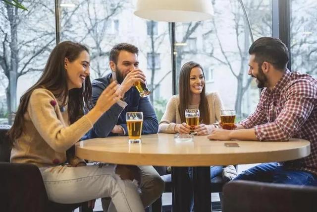 幽默聊天话题大全，幽默的聊天话题有哪些（终于不用没话找话了）