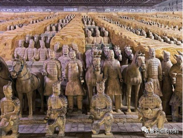 兵马俑是什么材料做的，兵马俑都是用什么做成的（兵马俑涂蓝色居然是超导材料）