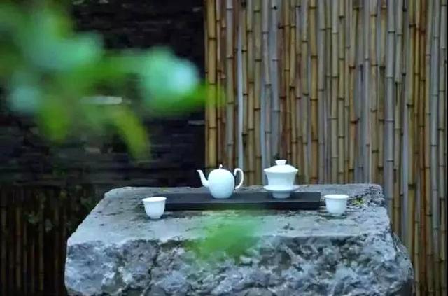 知足常乐是什么意思，什么是知足常乐（知足常乐、自得其乐、助人为乐）