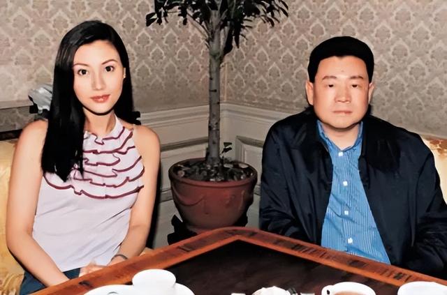 世界上最贵的包，世界最贵包包前十名（76只包拍出2520万）