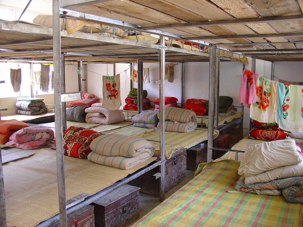 学校宿舍照片（最简陋）