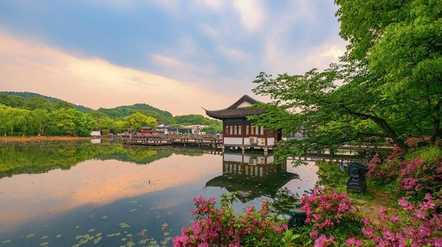 望海潮的钱塘指的是今天的什么地方，钱塘是指今天的什么地方（钱塘是一座城还是一条江）