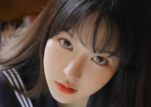 每日晚安一句小情话，每天一句早安小情话（撩人的30句晚安情话）