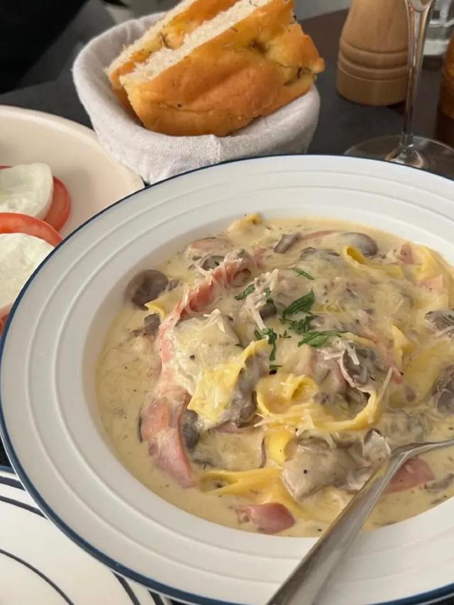 北京小吃一条街，北京有名的便宜小吃街推荐（在北京竟然能一条街吃遍全世界）