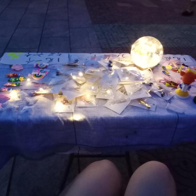 摆摊怎么摆吸引顾客，摆摊怎么吸引客人（摆地摊智慧小技巧）