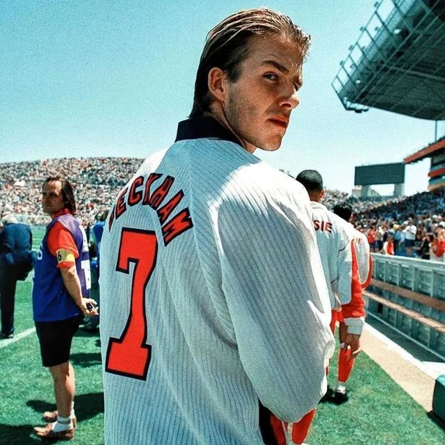 头像+壁纸微信，头像+壁纸（朋友圈背景图+微信头像合集）