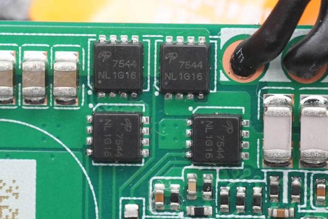 如何检测移动电源的容量，怎么测量移动电源电池容量（兼具小体积与10000mAh大容量）