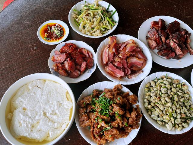 重庆特产有哪些，重庆的特产是什么好吃的_重庆有什么小吃特产（食济良：这十大本土品牌）