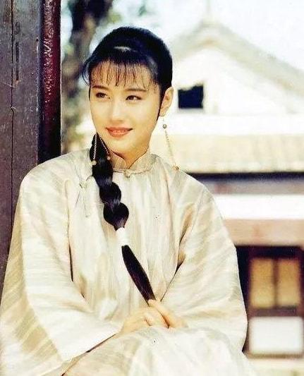 周海媚：历经8段揪心恋情，不恋爱不结婚，对男人彻底失望