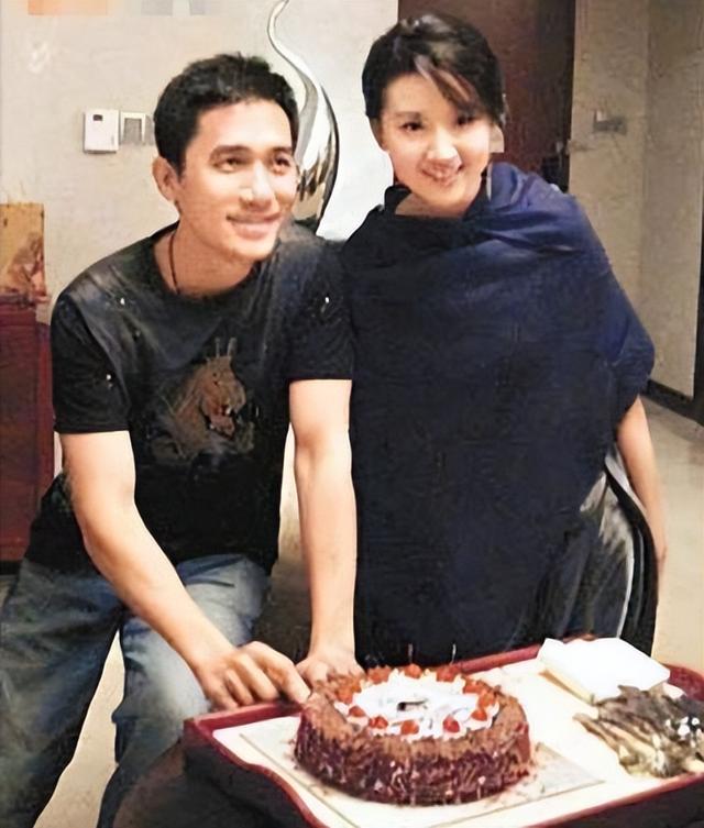 潘粤明董洁离婚原因，董洁为什么那么恨潘粤明（她为什么会和潘粤明离婚）