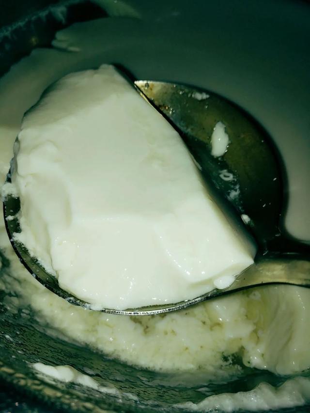 黄豆要泡多久才能做豆浆，黄豆浆的做法和配方（今晚泡豆明天就能吃上）