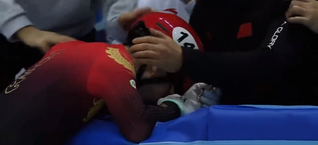 林孝埈中国队首金，林孝俊中国队服（归化林孝埈世界杯为中国夺首金,5年首冠趴教练怀中落泪）