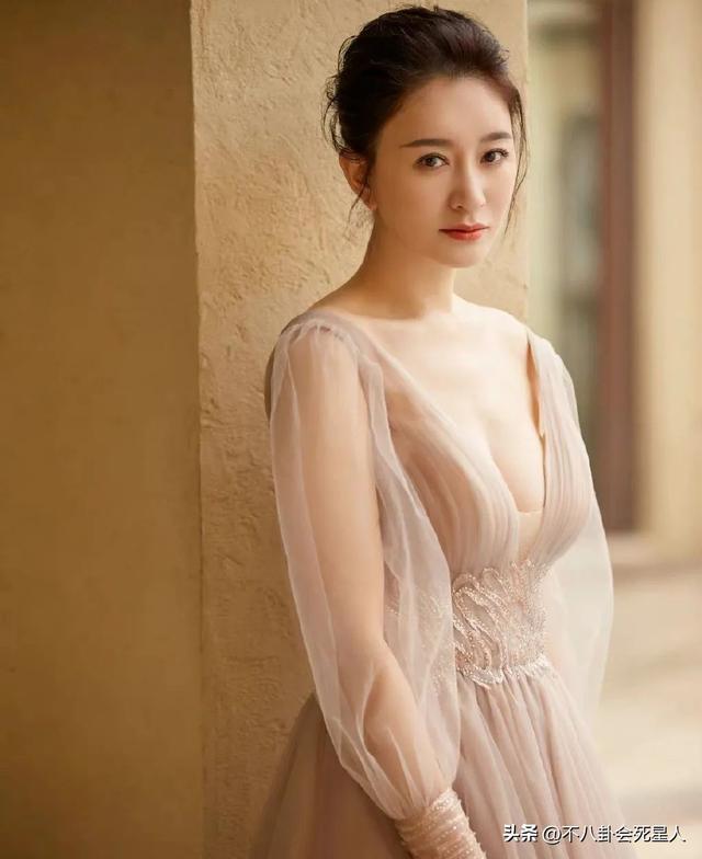 40岁美得让人移不开眼的女明星，这9位40+的“长腿”女星