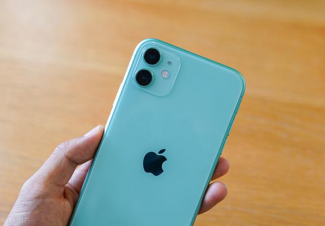 苹果手机怎么查，苹果手机怎么查型号（iPhone快速查询充电次数、电池寿命）