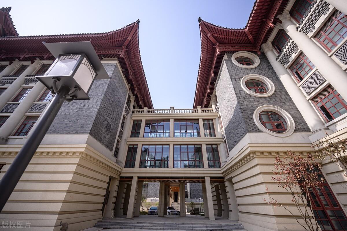 郑州理工大学是几本，河南省大专院校排名（河南57所本科高校分为6个档次）