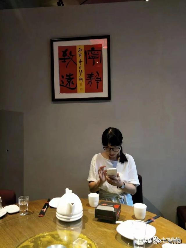 不食人间烟火的女人是什么意思，不食人间烟火的女孩（不吃饭的女明星）