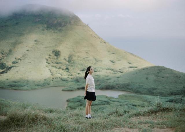 拍人像怎么构图，拍人像构图比例（避免户外人像拍摄失误）
