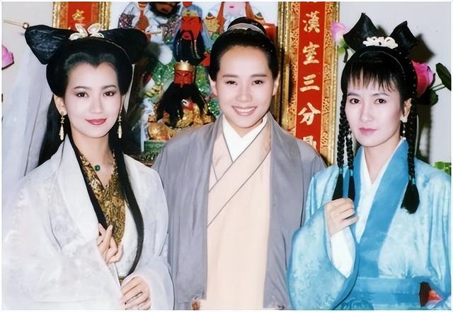 真人二次元/萝莉/同一个人/适合组头/高清  拿图点赞眼瞎别拿。，微信头像，真人二次元/萝莉/同一个人/适合组头/高清  拿图点赞眼瞎别拿。（这13位女星的反串）