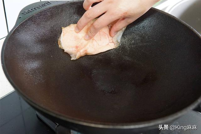 麦饭石不粘锅的危害，麦饭石不粘锅三大毒性大揭秘（而是用过之后的教训）