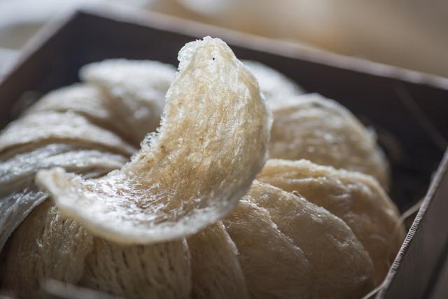 胶东海参，最便宜的也要好几百（胶东海参和辽参哪个好）