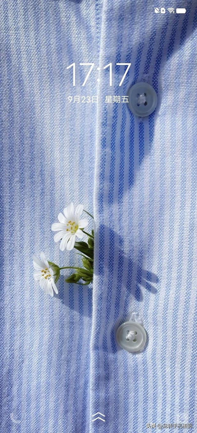 怎么更换桌面壁纸，电脑怎么更换桌面壁纸（主屏+锁屏壁纸这样拼接）