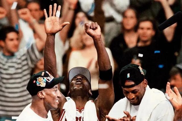 mvp是什么意思，MVP是什么意思（美媒列出常规赛MVP和总决赛MVP奖项总和最多的24名球员）