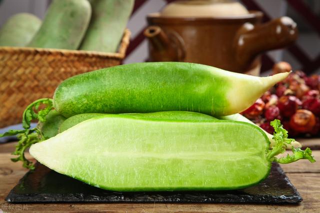 韭菜不适宜什么人群吃，吃韭菜的禁忌人群（中老年人要忌嘴：少吃萝卜韭菜）