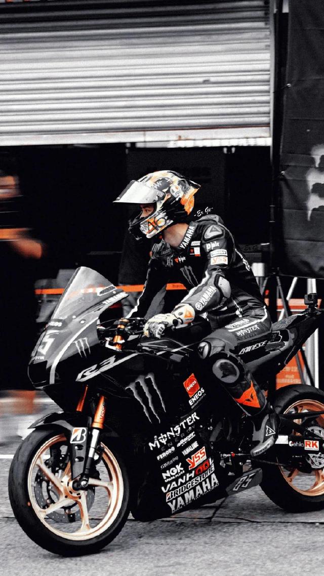 壁纸/人间理想(男朋友系列壁纸‖快来接收王一博的可爱与帅气吧图片)