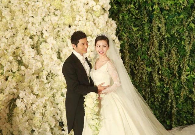 李菲儿：和黄晓明同居3年，因杨颖分手，35岁仍单身