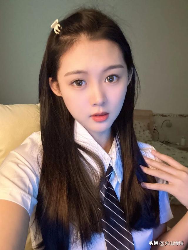 学院风裙子这么搭配秒变校园女神，学院风格裙子（还记得你的初恋吗）