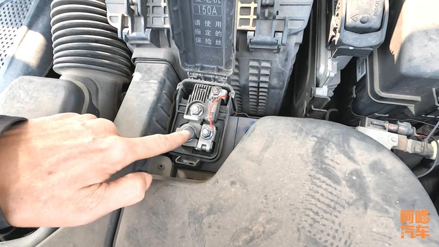 汽车没电怎么搭电，汽车电瓶没电了怎么搭电（车子没电了如何搭电启动）