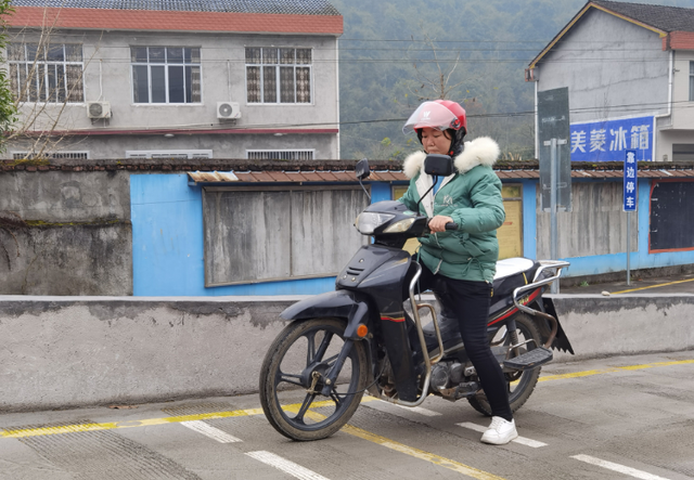 机车可以上高速吗，什么标准的摩托车可以上高速（交警：满足这5个要求就可以）