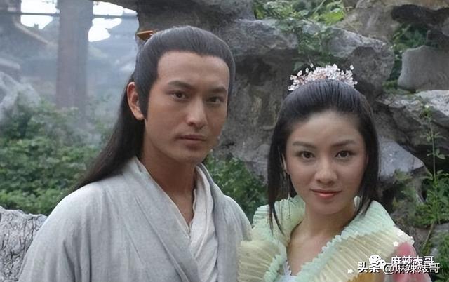 杨幂和胡歌现在关系如何，再回顾下他和薛佳凝、杨幂、江疏影的爱情故事