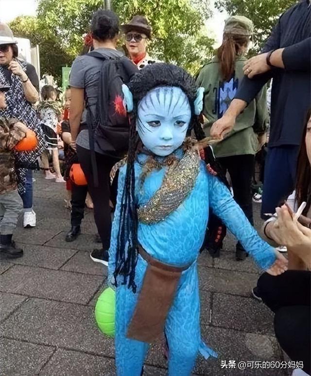 幼儿园小朋友妆容图片，宝宝元旦妆容（幼儿园万圣节妆容，家长有多拼）