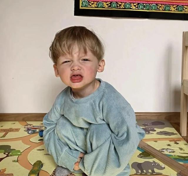 可爱欧美小孩头像微信，可爱欧美小孩头像（鲨鱼齿的宝宝太可爱了）