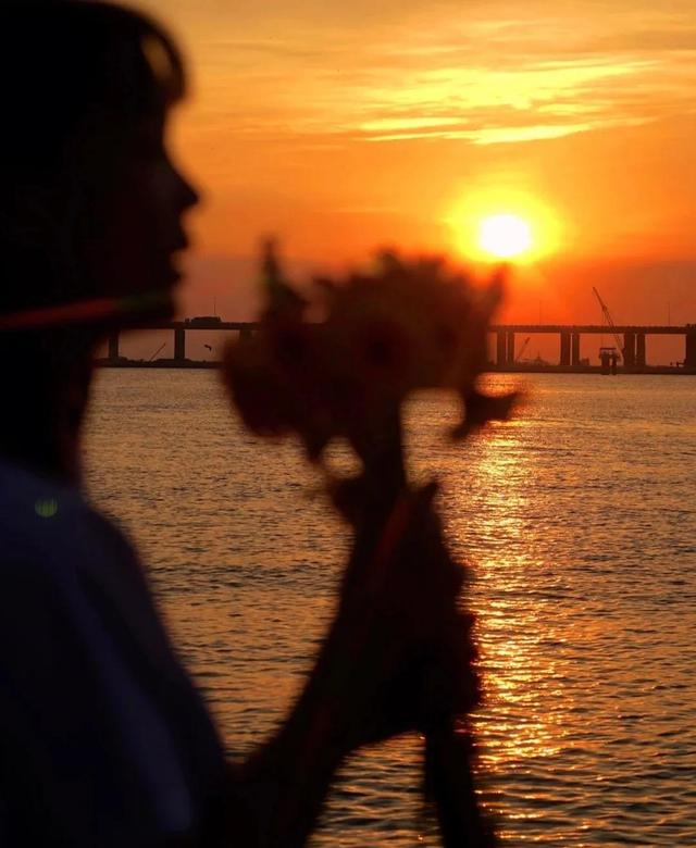 聊天回复技巧软件，怎么聊天找话题（和人聊天不知怎么回复）