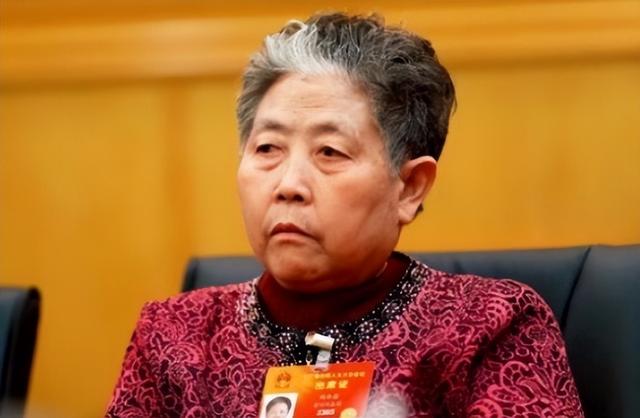 老干妈陶华碧有几个孩子，陶华碧和老干妈（一个砸了“老干妈”的招牌）