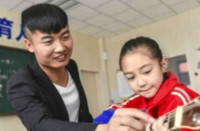 五官精致什么意思，bjd是什么意思网络用语（山东高颜值小学生火了）