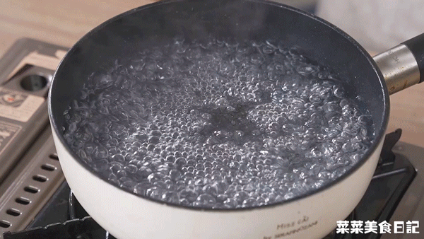 芥末鱿鱼的做法，芥末拌的烤鱿鱼怎么做（烫5秒就上桌，鲜嫩弹牙）