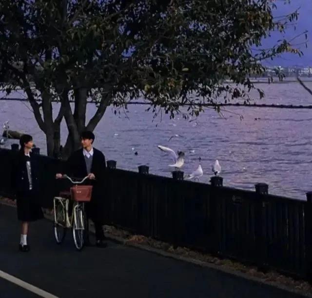 情侣头像，酷酷又拽微信，情侣头像，酷酷又拽（很酷的真人情侣头像）