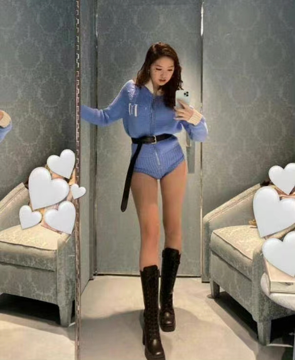 明星父女颜值对比黄多多，邱淑贞女儿大长腿