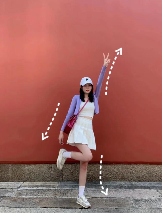 怎么拍照显腿长，怎么拍腿照片好看（万能全身拍照姿势）